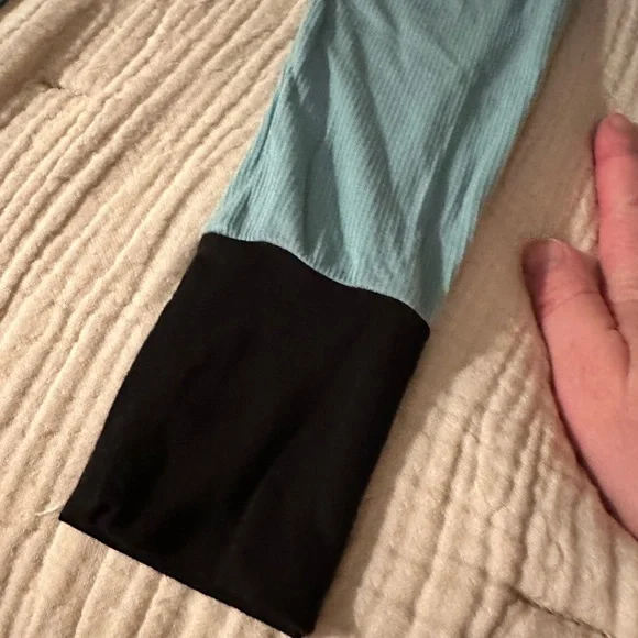 Ready Set Rompers. Front Opening. 2-3T - Picture 6 of 15